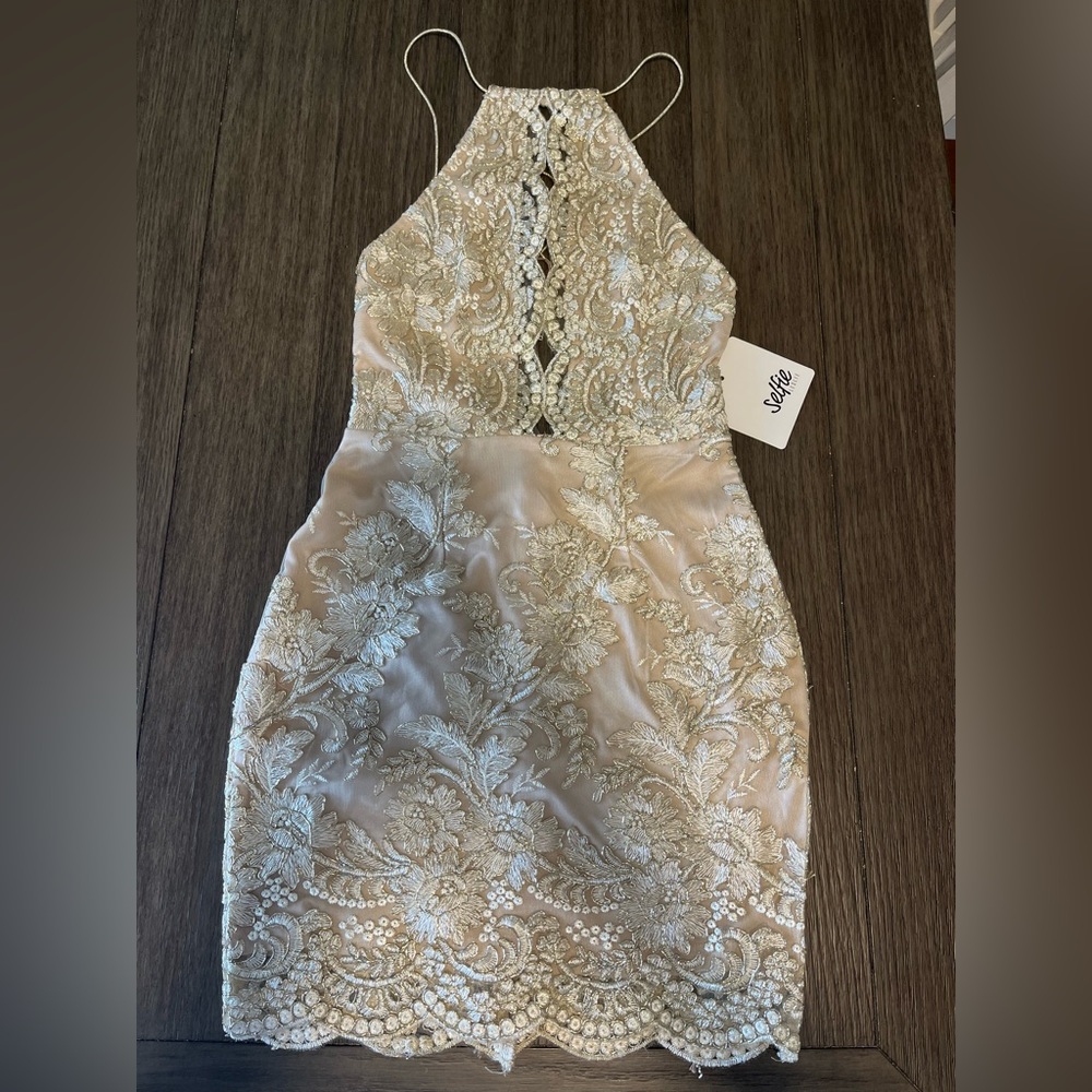 Selfie Leslie Gold/Beige Dress